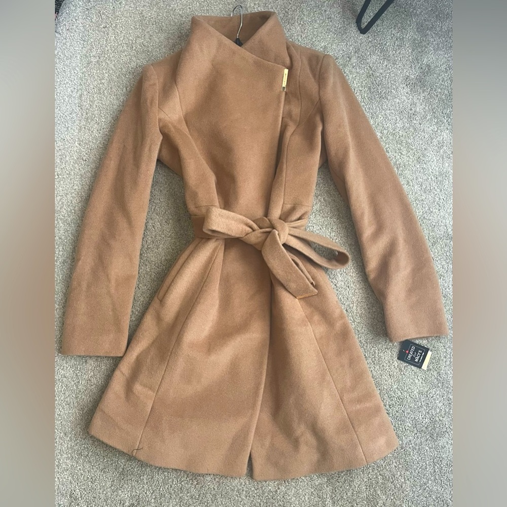 Never worn Medium Michael Kors Asymmetrical Belted Coat in Camel!